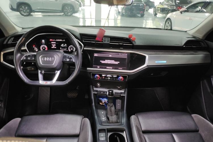 Used Audi Q3 Sportback 2022 40 TFSI Fashion Model Center Console