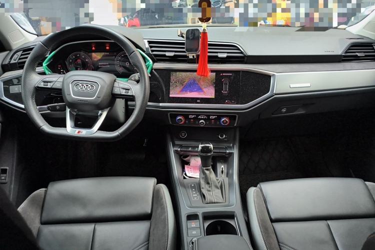 Used Audi Q3 Sportback 2022 40 TFSI Fashion Model Center Console
