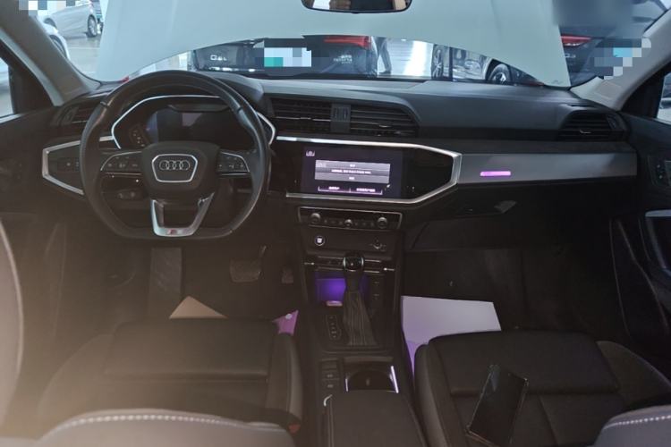 Used Audi Q3 Sportback 2022 40 TFSI Fashion Model Center Console