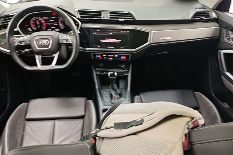 Used Audi Q3 Sportback 2022 40 TFSI Fashion Model Center Console