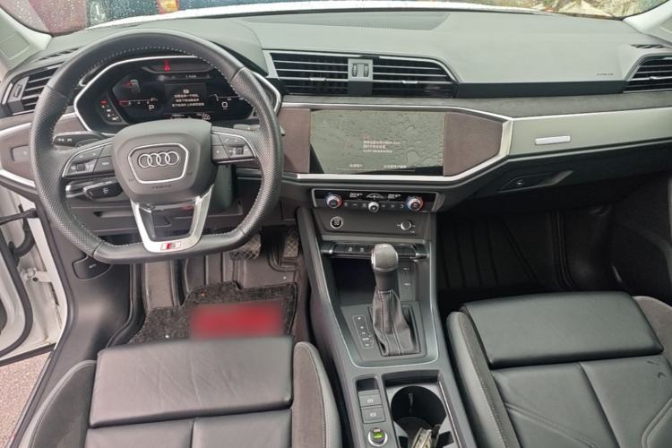 Used Audi Q3 Sportback 2022 40 TFSI Fashion Model Center Console