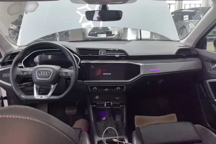 Used Audi Q3 Sportback 2022 40 TFSI Fashion Model Center Console