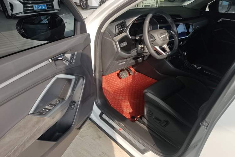 Used Audi Q3 Sportback 2022 40 TFSI Fashion Model Driver Seat