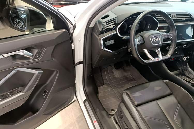 Used Audi Q3 Sportback 2022 40 TFSI Fashion Model Driver Seat