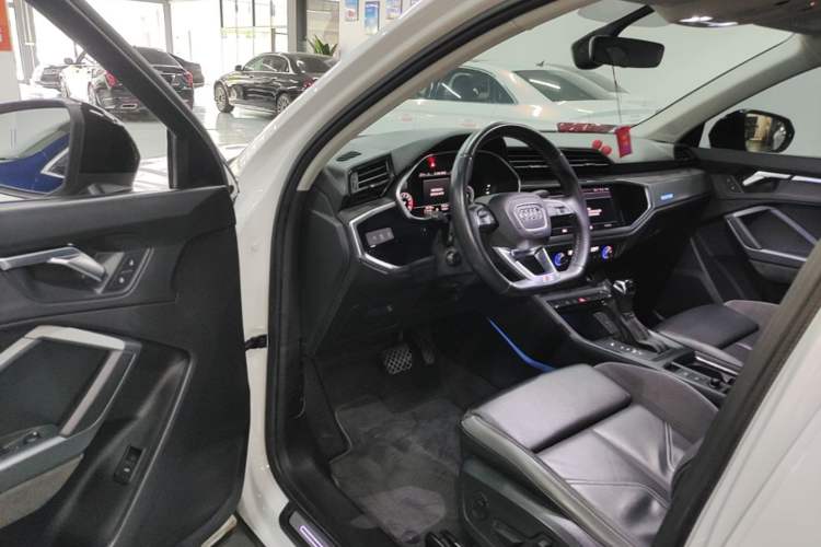 Used Audi Q3 Sportback 2022 40 TFSI Fashion Model Driver Seat