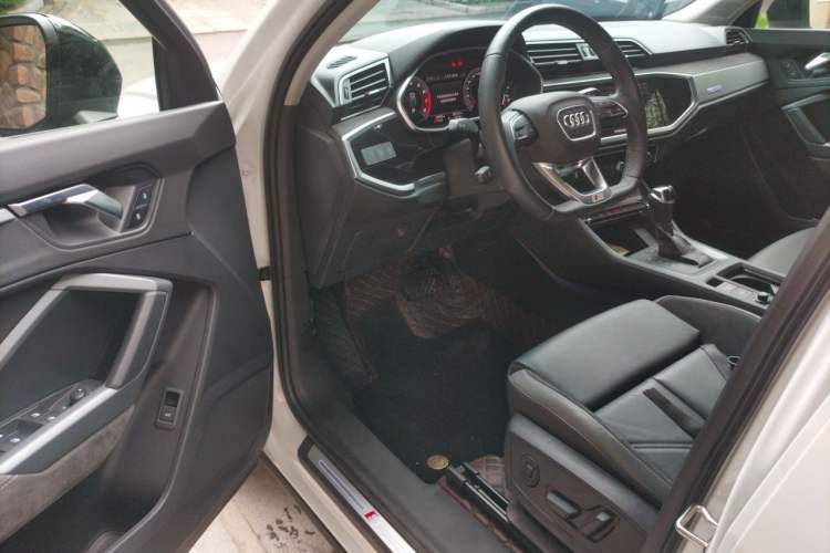 Used Audi Q3 Sportback 2022 40 TFSI Fashion Model Driver Seat