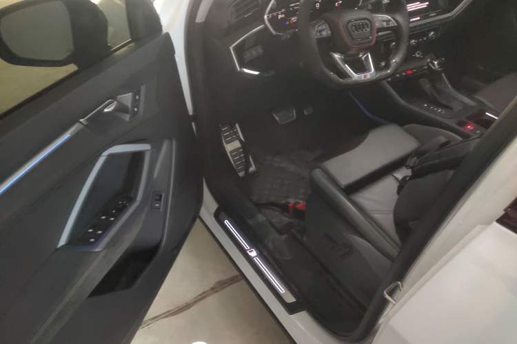 Used Audi Q3 Sportback 2022 45 TFSI quattro Fashion Edition Driver Seat