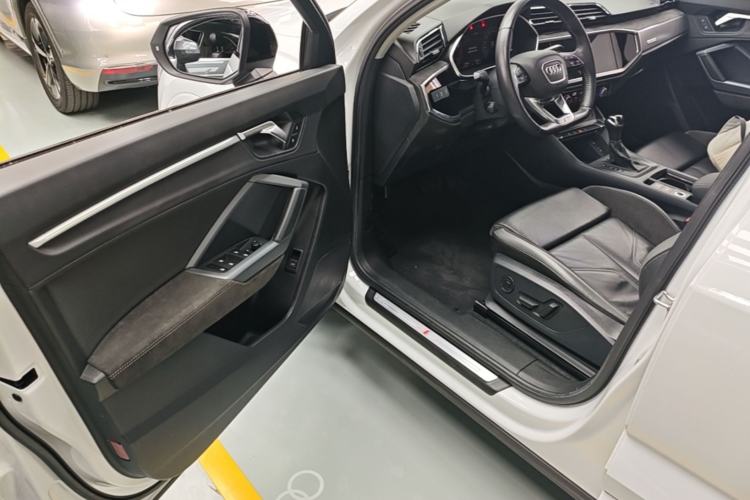 Used Audi Q3 Sportback 2022 40 TFSI Fashion Model Driver Seat