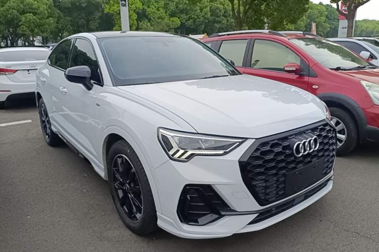 Used Audi Q3 Sportback 2022 40 TFSI Fashion Model Front Right 45 Deg