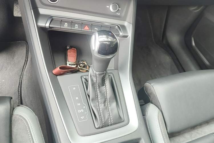 Used Audi Q3 Sportback 2022 40 TFSI Fashion Model Gear Lever
