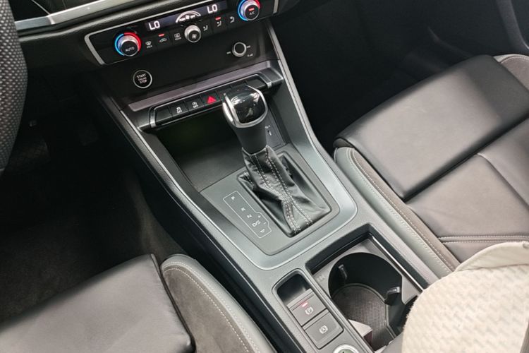 Used Audi Q3 Sportback 2022 40 TFSI Fashion Model Gear Lever