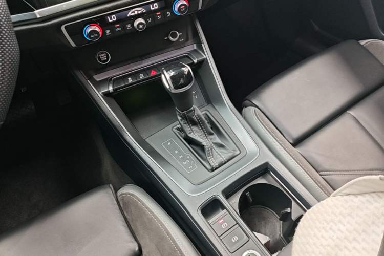 Used Audi Q3 Sportback 2022 40 TFSI Fashion Model Gear Lever