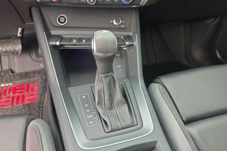 Used Audi Q3 Sportback 2022 40 TFSI Fashion Model Gear Lever