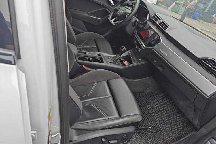 Used Audi Q3 Sportback 2022 40 TFSI Fashion Model Right Front Seat