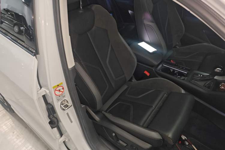 Used Audi Q3 Sportback 2022 40 TFSI Fashion Model Right Front Seat