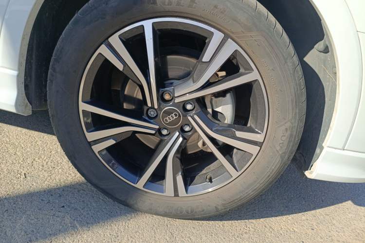 Used Audi Q3 Sportback 2022 40 TFSI Fashion Model Right Front Wheel Hub