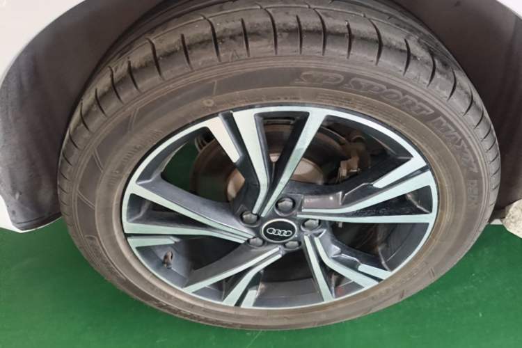 Used Audi Q3 Sportback 2022 40 TFSI Fashion Model Right Rear Wheel Hub