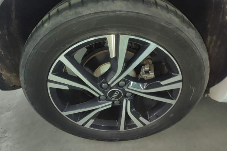 Used Audi Q3 Sportback 2022 40 TFSI Fashion Model Right Rear Wheel Hub