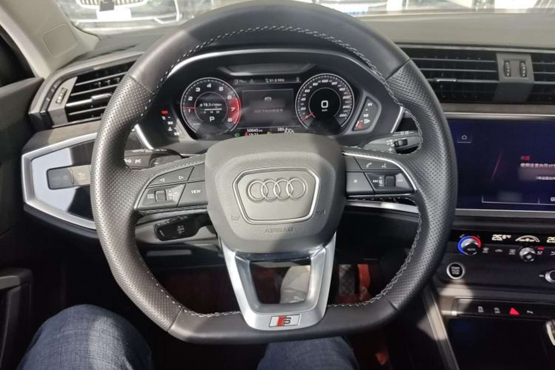 Used Audi Q3 Sportback 2022 40 TFSI Fashion Model Steering Wheel