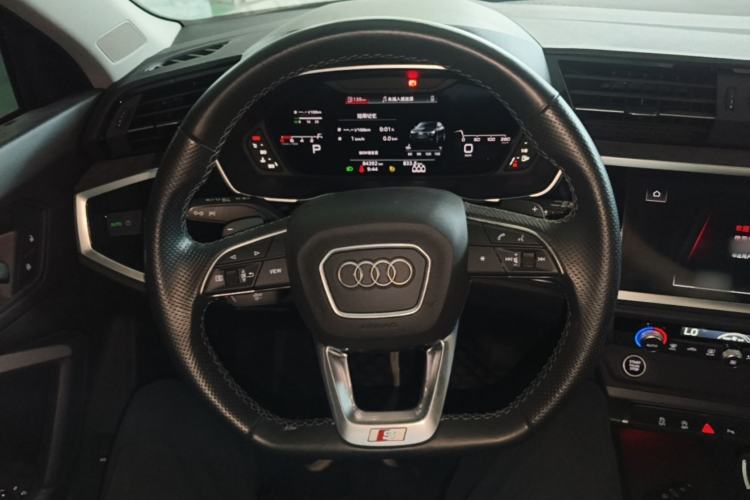 Used Audi Q3 Sportback 2022 40 TFSI Fashion Model Steering Wheel
