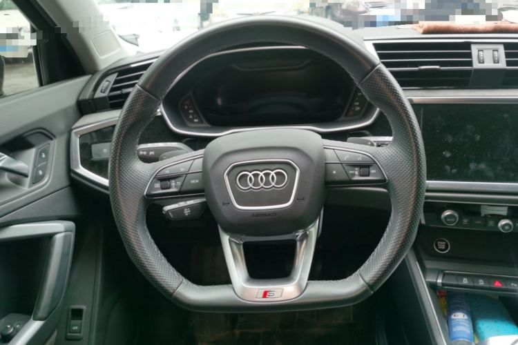 Used Audi Q3 Sportback 2022 40 TFSI Fashion Model Steering Wheel