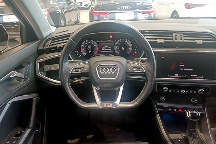 Used Audi Q3 Sportback 2022 40 TFSI Fashion Model Steering Wheel