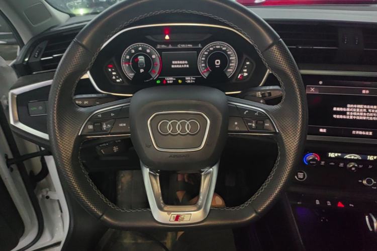 Used Audi Q3 Sportback 2022 40 TFSI Fashion Model Steering Wheel