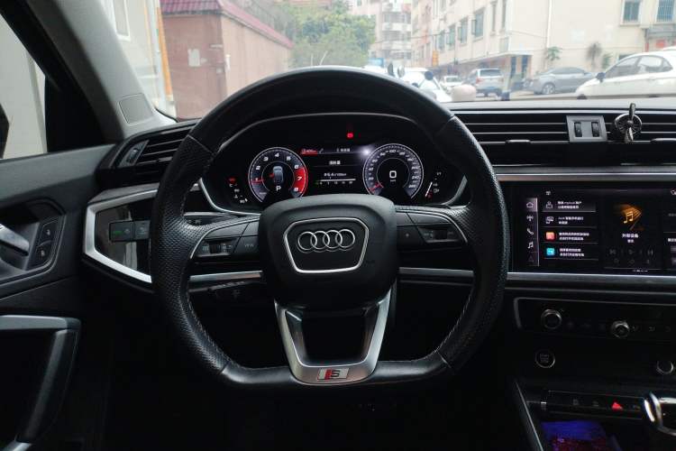 Used Audi Q3 Sportback 2022 40 TFSI Fashion Model Steering Wheel