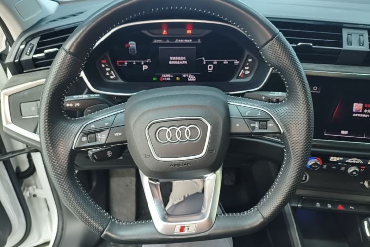 Used Audi Q3 Sportback 2022 40 TFSI Fashion Model Steering Wheel