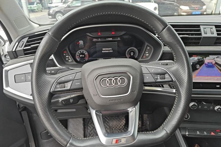 Used Audi Q3 Sportback 2022 40 TFSI Fashion Model Steering Wheel