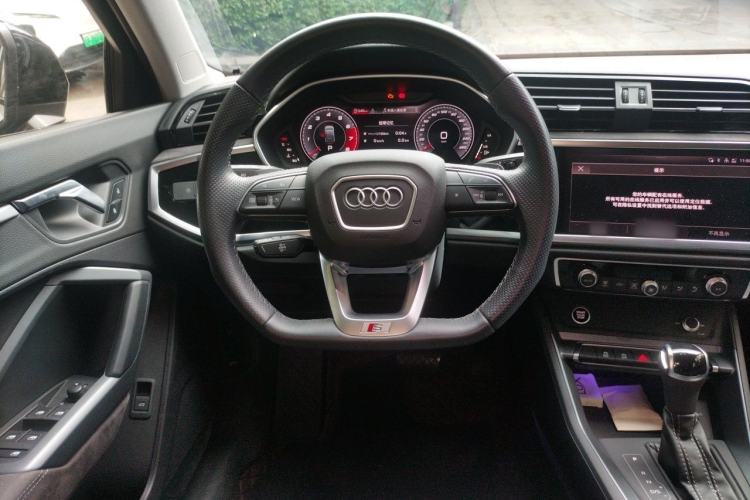 Used Audi Q3 Sportback 2022 40 TFSI Fashion Model Steering Wheel