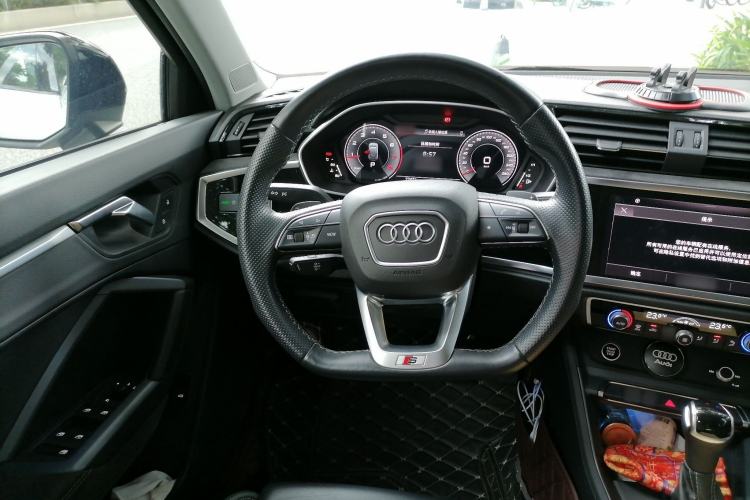 Used Audi Q3 Sportback 2022 40 TFSI Fashion Model Steering Wheel