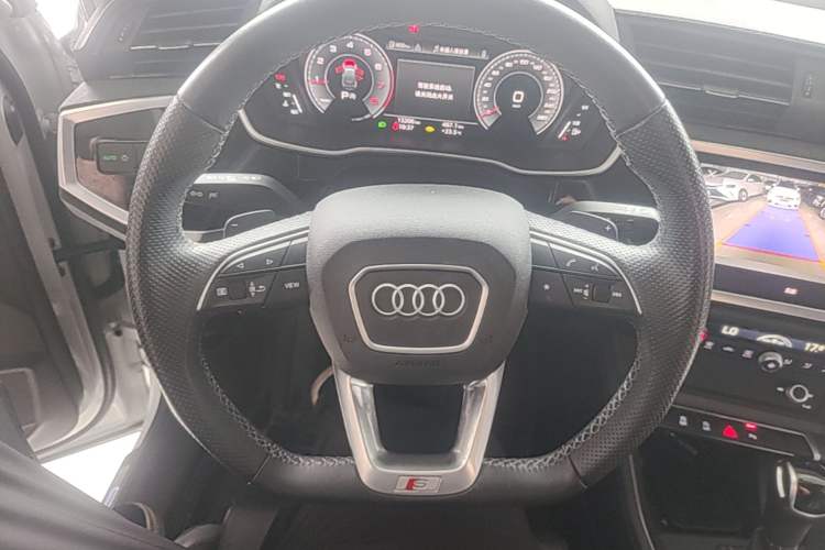 Used Audi Q3 Sportback 2022 40 TFSI Fashion Model Steering Wheel
