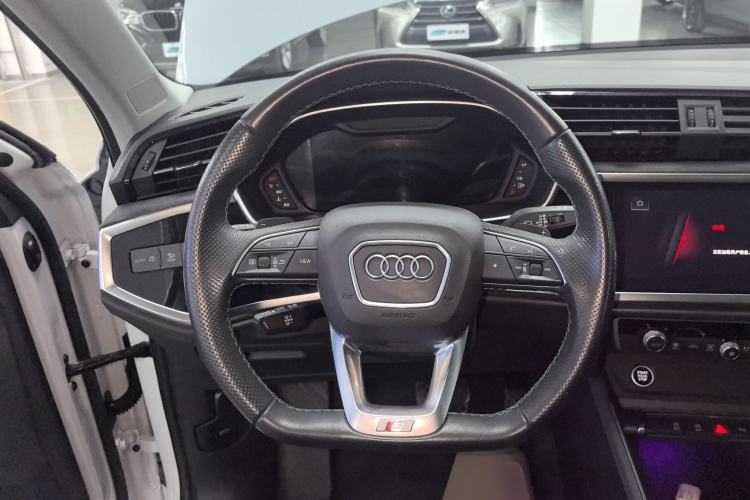 Used Audi Q3 Sportback 2022 40 TFSI Fashion Model Steering Wheel
