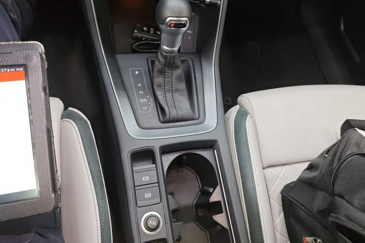 Used Audi Q3 Sportback 2023 Updated 45 TFSI quattro Fashion Version Gear Lever