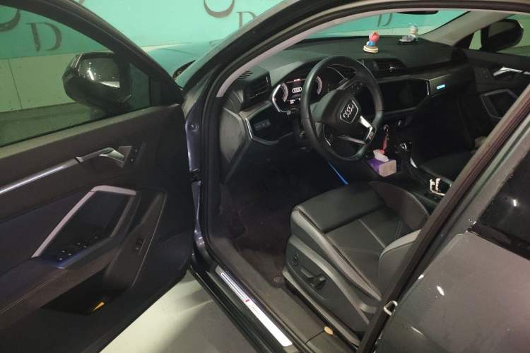 Used Audi Q3 Sportback 2023 40 TFSI Fashion Model Driver Seat