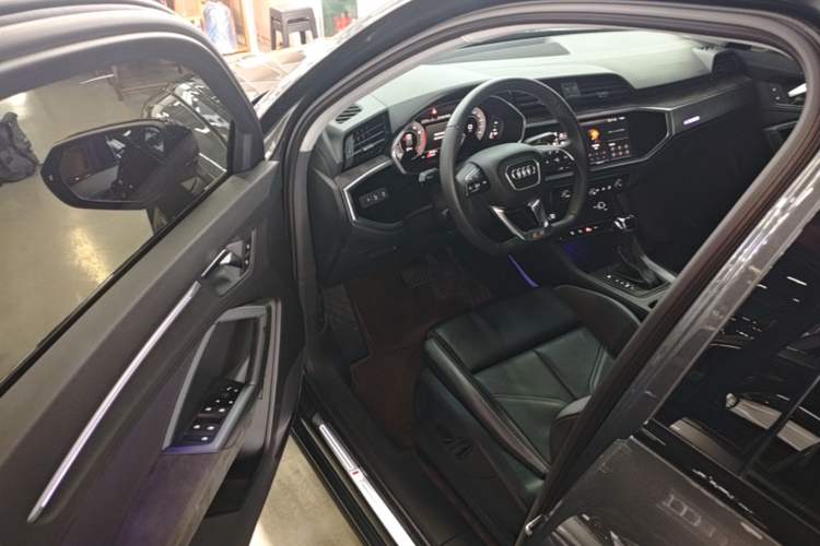 Used Audi Q3 Sportback 2023 40 TFSI Fashion Model Driver Seat