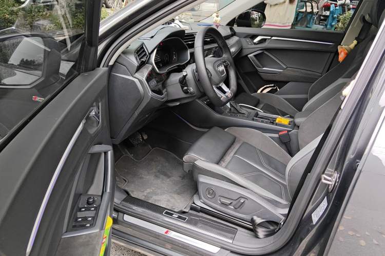 Used Audi Q3 Sportback 2023 40 TFSI Fashion Model Driver Seat