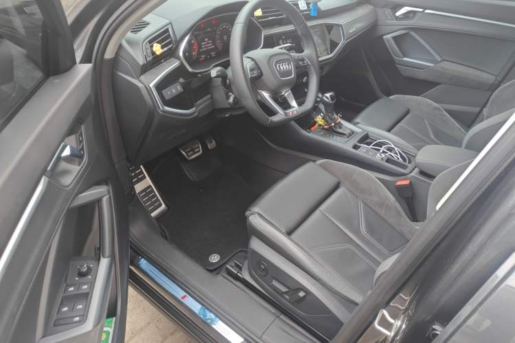 Used Audi Q3 Sportback 2023 40 TFSI Fashion Model Driver Seat