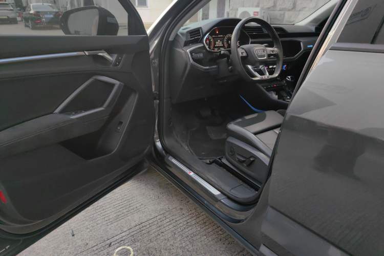 Used Audi Q3 Sportback 2023 40 TFSI Fashion Model Driver Seat