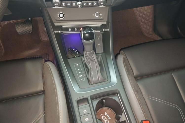 Used Audi Q3 Sportback 2023 40 TFSI Fashion Model Gear Lever