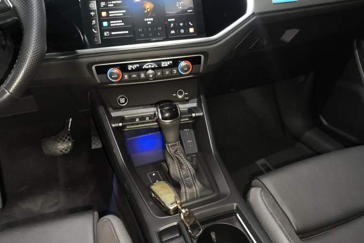 Used Audi Q3 Sportback 2023 40 TFSI Fashion Model Gear Lever