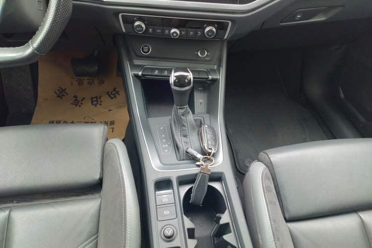 Used Audi Q3 Sportback 2023 40 TFSI Fashion Model Gear Lever