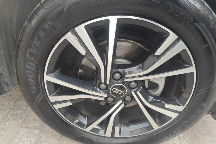 Used Audi Q3 Sportback 2023 40 TFSI Fashion Model Right Front Wheel Hub