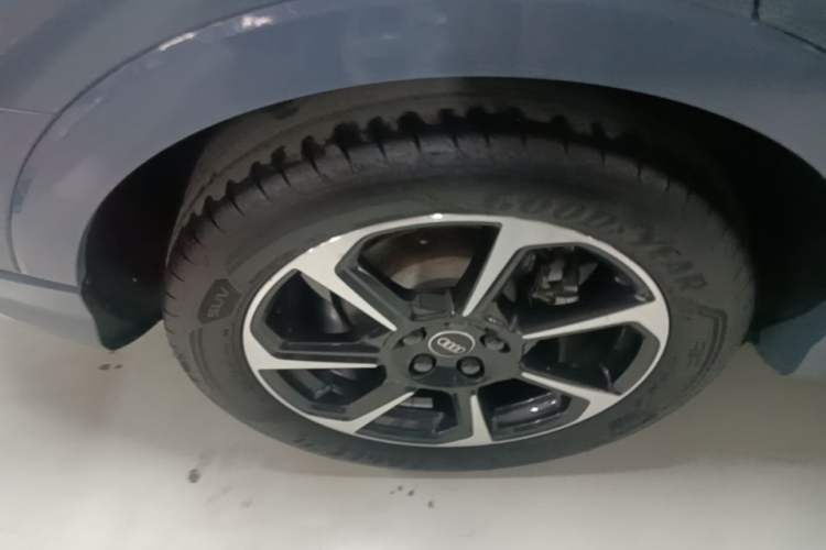Used Audi Q3 Sportback 2023 40 TFSI RS Edition Performance Model Right Rear Wheel Hub