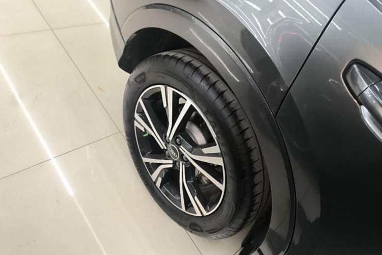 Used Audi Q3 Sportback 2023 40 TFSI Fashion Model Right Rear Wheel Hub