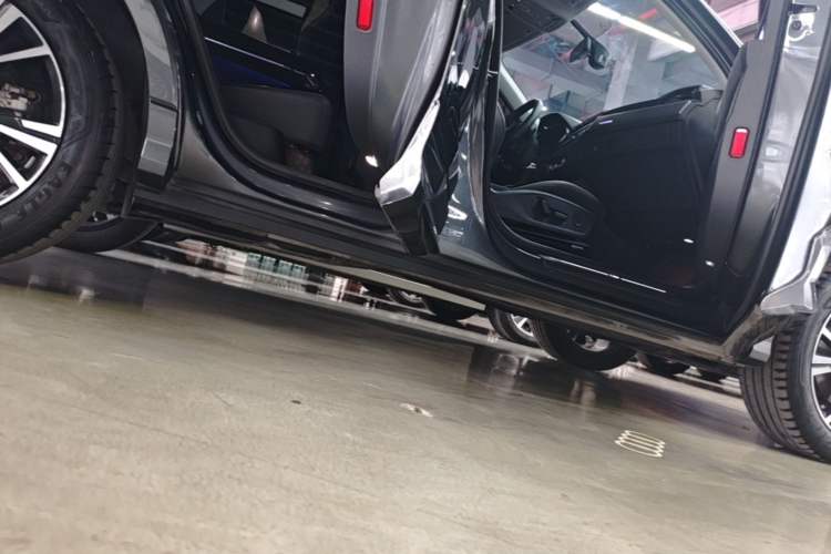 Used Audi Q3 Sportback 2023 40 TFSI Fashion Model Right Side Sill