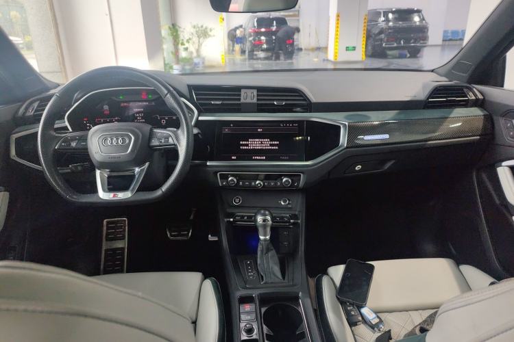 Used Audi Q3 Sportback 2023 Facelift 45 TFSI quattro Luxury Edition Center Console