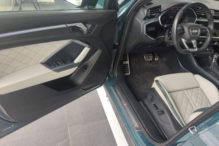 Used Audi Q3 Sportback 2023 Facelift 45 TFSI quattro Luxury Edition Driver Seat