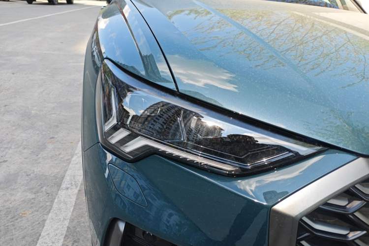 Used Audi Q3 Sportback 2023 Updated 45 TFSI quattro Fashion Version Right Front Headlight